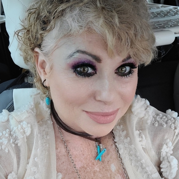 Meet your Posher, Sherry - Picture 3 of 4